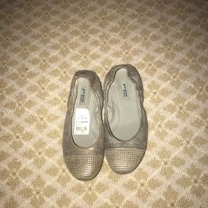 New Paul Green metallic Silver Rounded Toe Ballet Flats